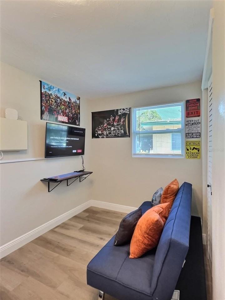 4658 Maceachen Blvd - Photo 7 of 35