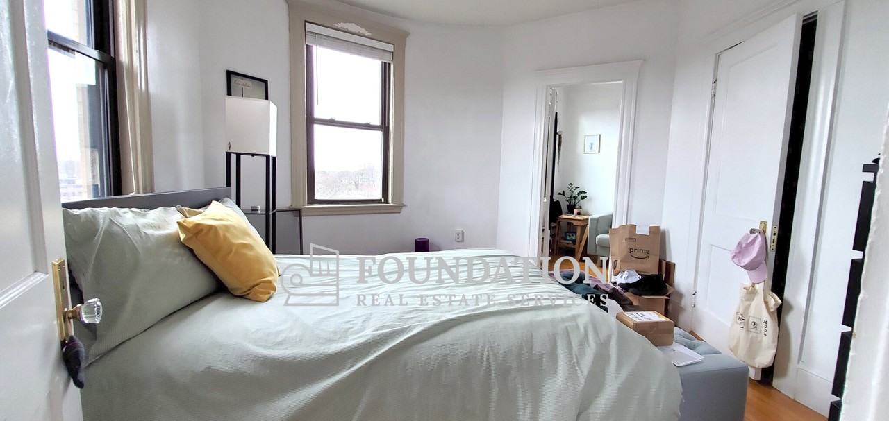 1695 Commonwealth Ave #5 - Photo 5 of 10