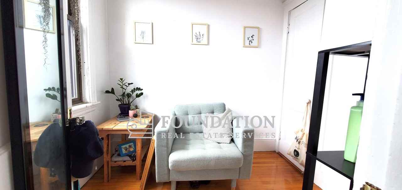 1695 Commonwealth Ave #5 - Photo 7 of 10