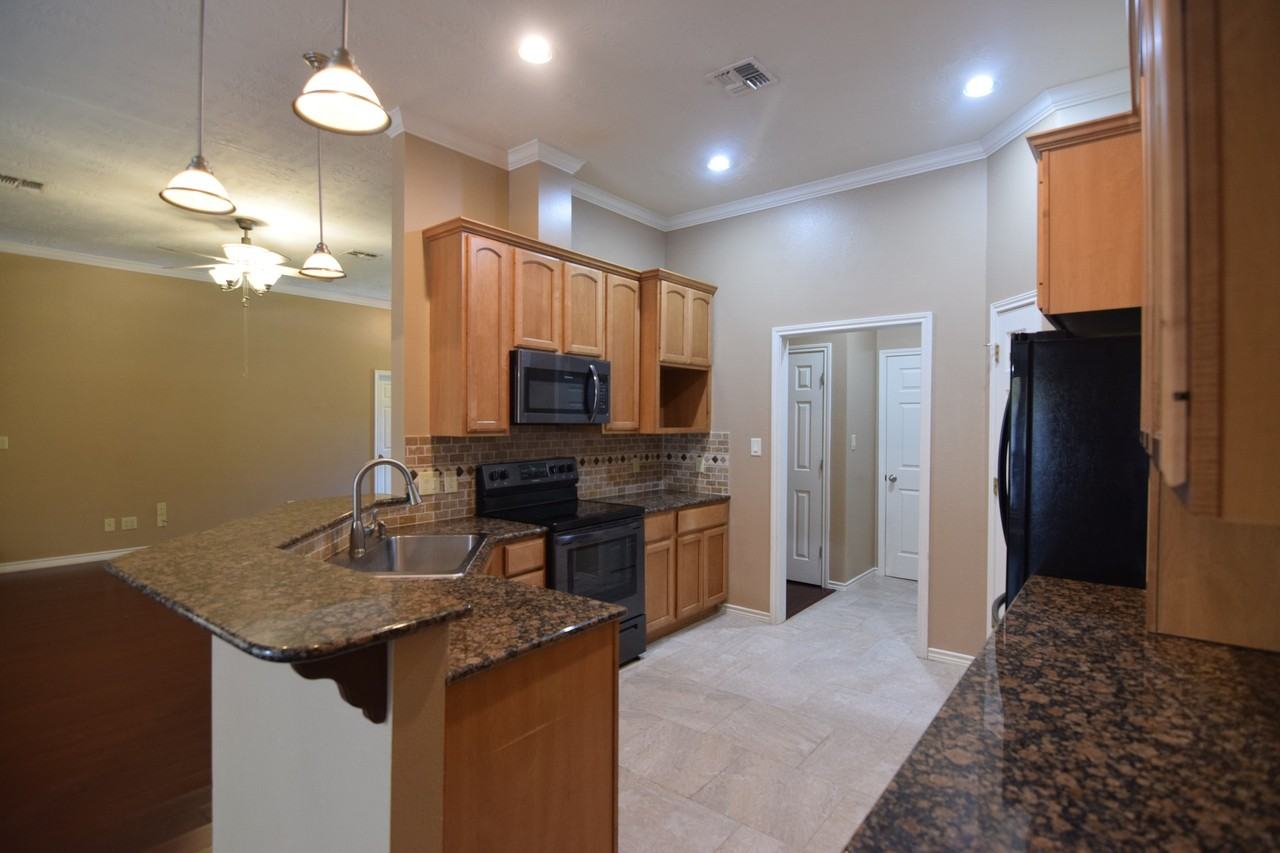 4701 Arrowhead Dr - Photo 5 of 22