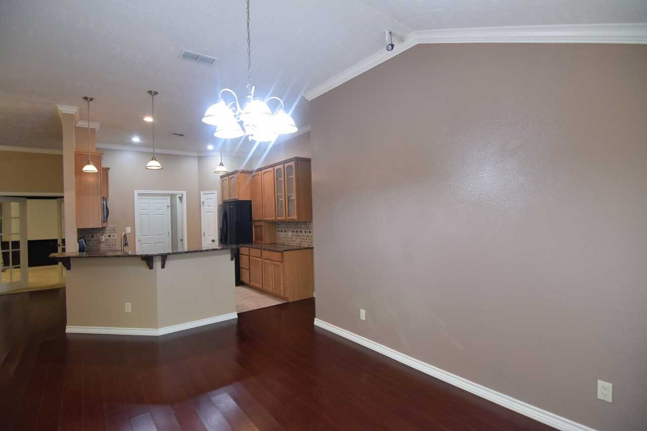 4701 Arrowhead Dr - Photo 6 of 22