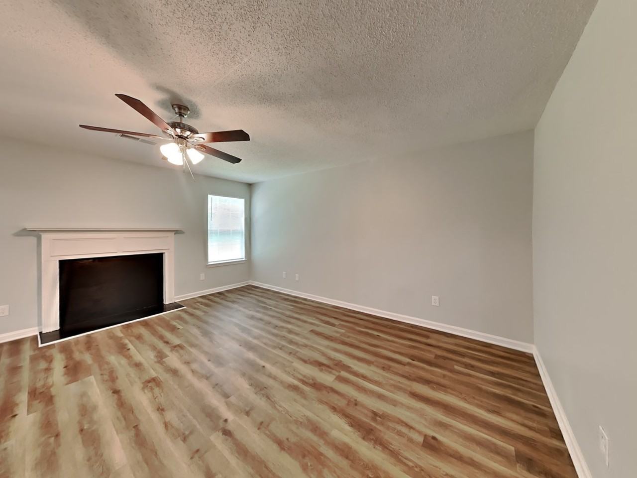 5544 Bluegrass Dr - Photo 3 of 20