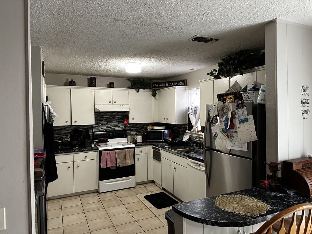 9119 Belton Dr - Photo 3 of 10