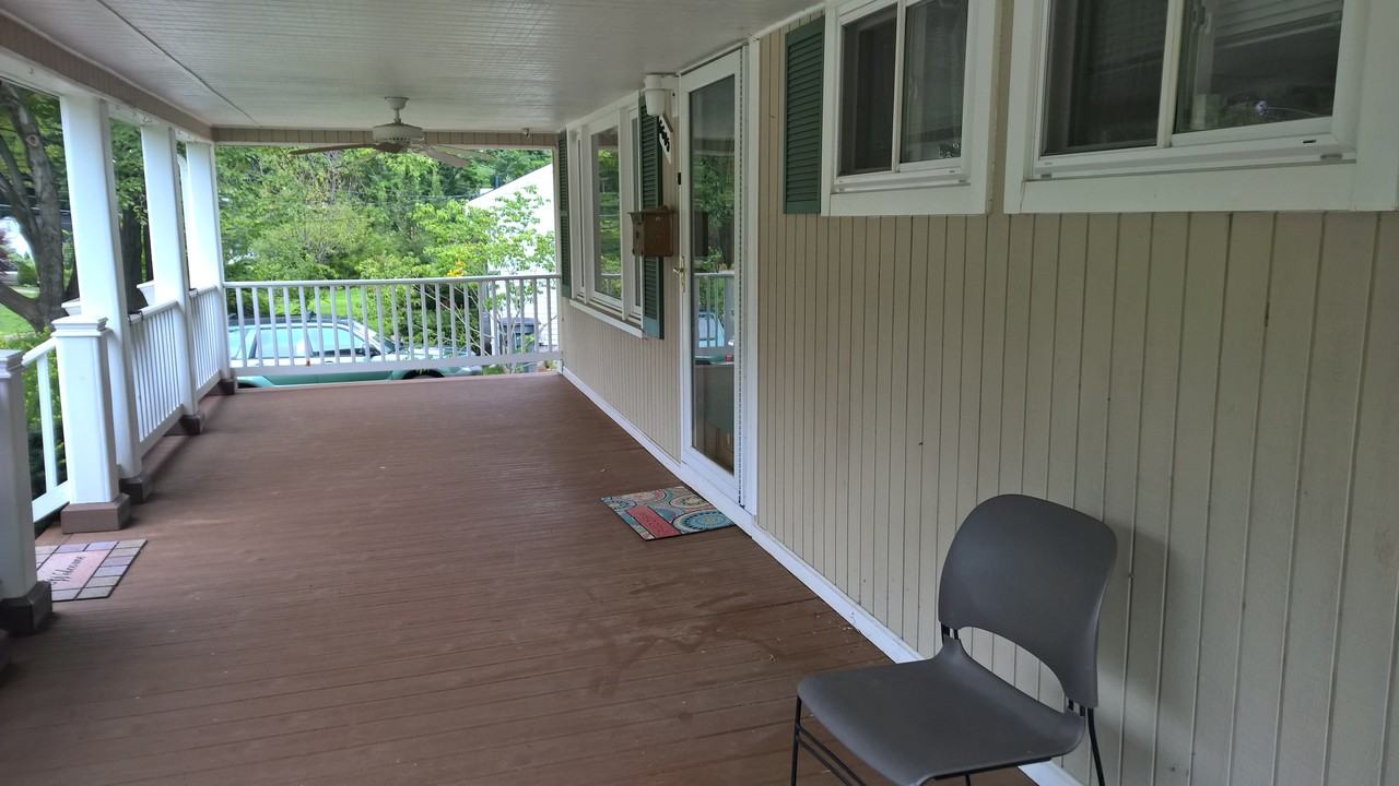6605 Berkshire Dr - Photo 3 of 9