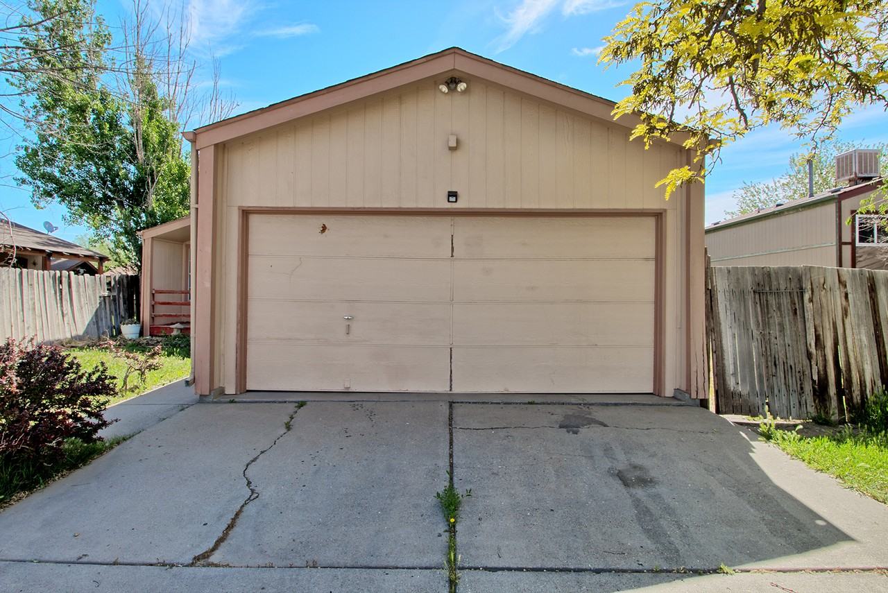 466 1/2 Carson Lake Dr - Photo 3 of 36