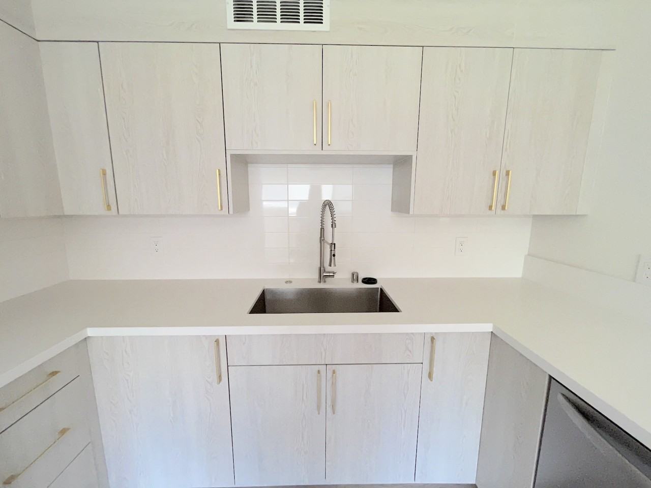 350 E Desert Inn Rd #H105 - Photo 2 of 22