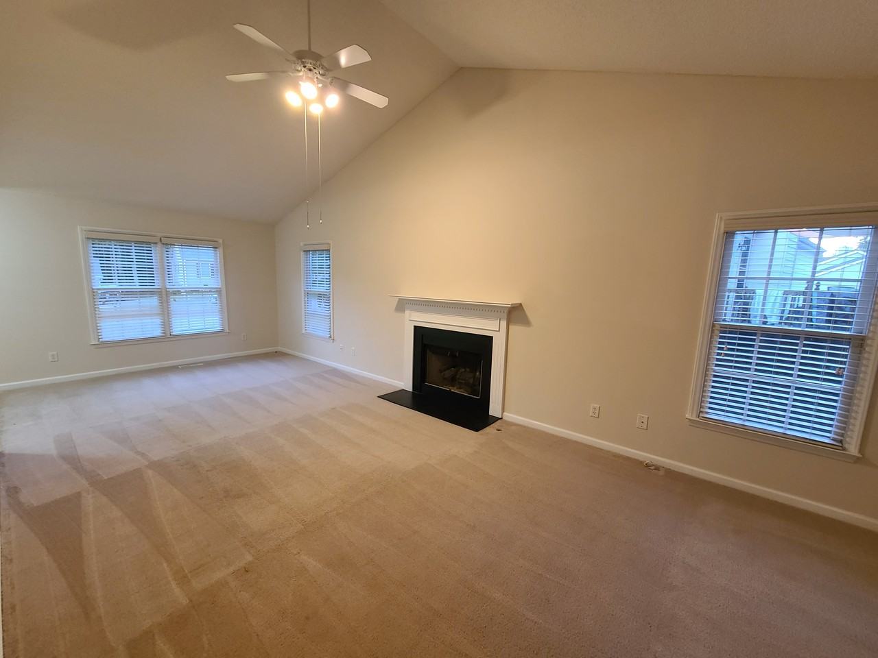 8005 Tobin Pl - Photo 2 of 19
