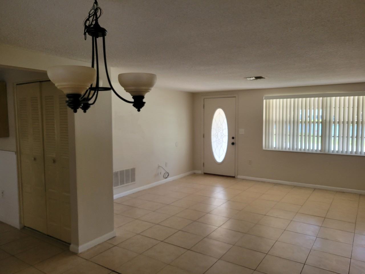 7825 Cayuga Dr - Photo 4 of 17