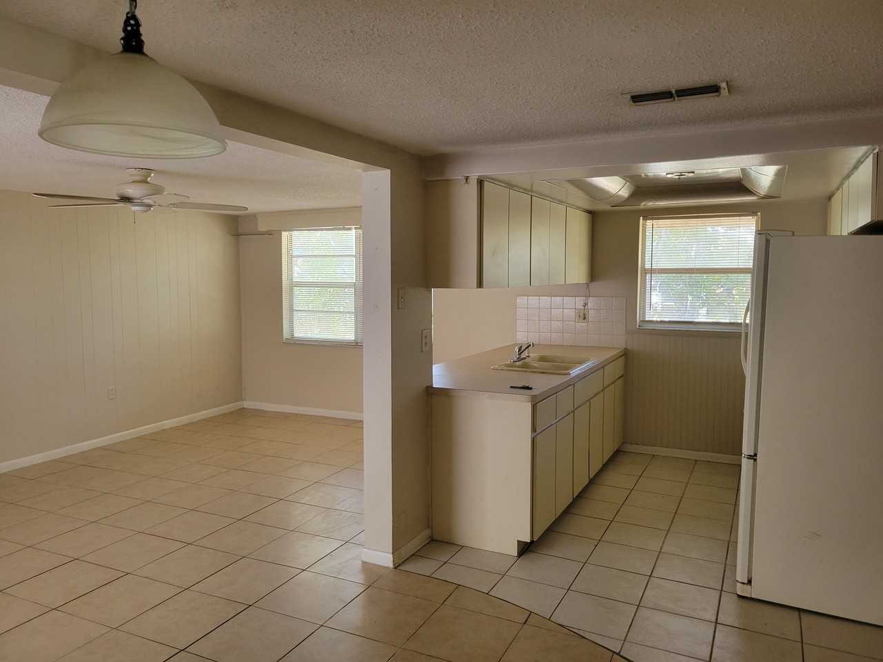 7825 Cayuga Dr - Photo 5 of 17