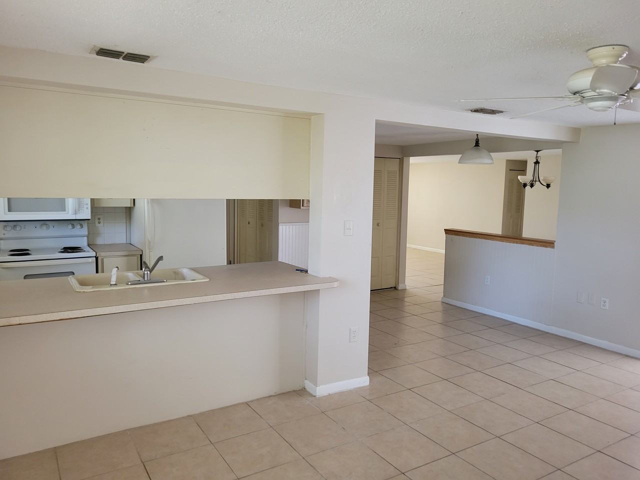 7825 Cayuga Dr - Photo 7 of 17