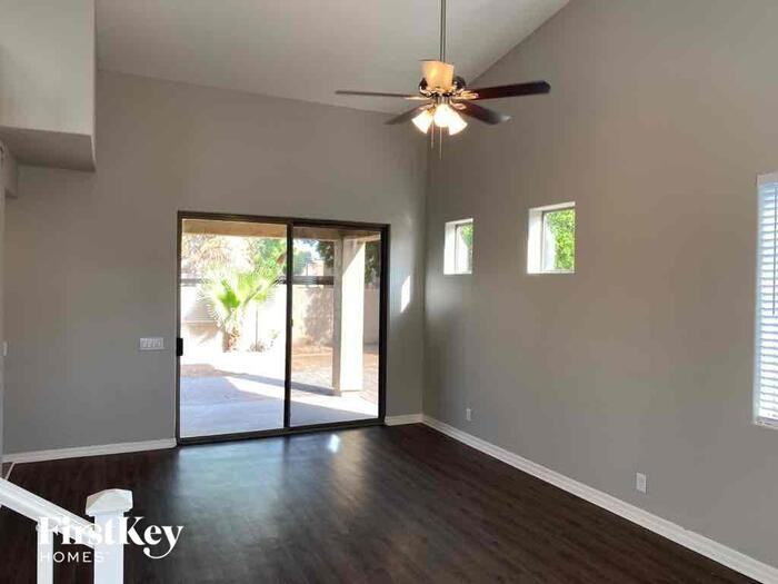 822 E Sheffield Ave - Photo 2 of 20