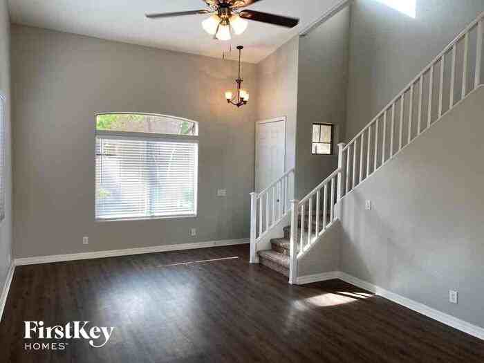 822 E Sheffield Ave - Photo 3 of 20