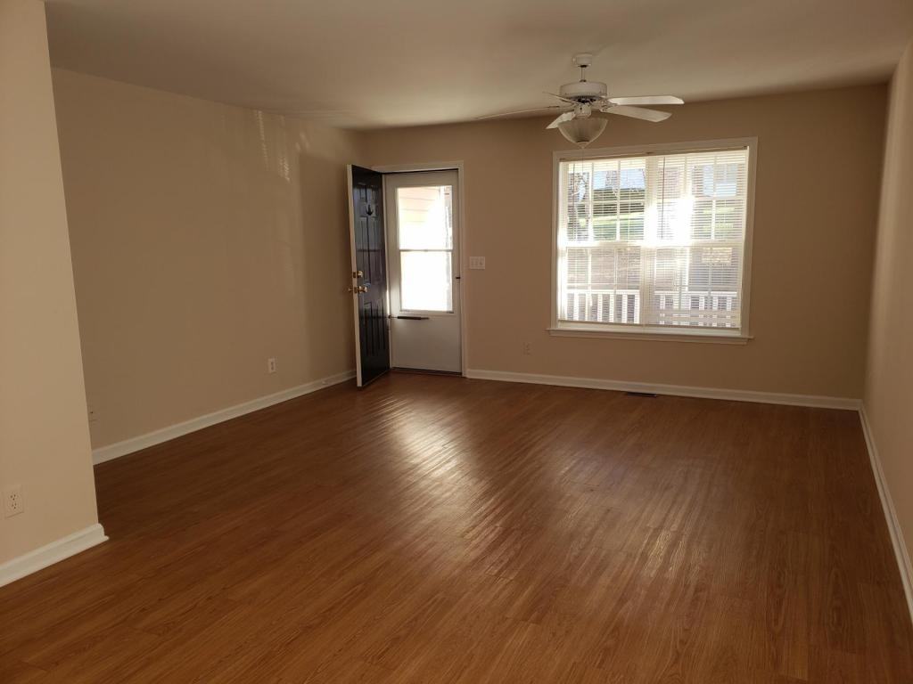 1217 Summer St - Photo 3 of 10