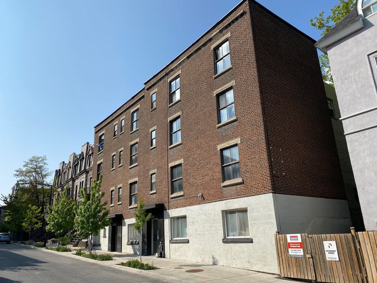 Chateau StAndre Apartments 3431 34293431 Rue StAndre, Montréal, QC