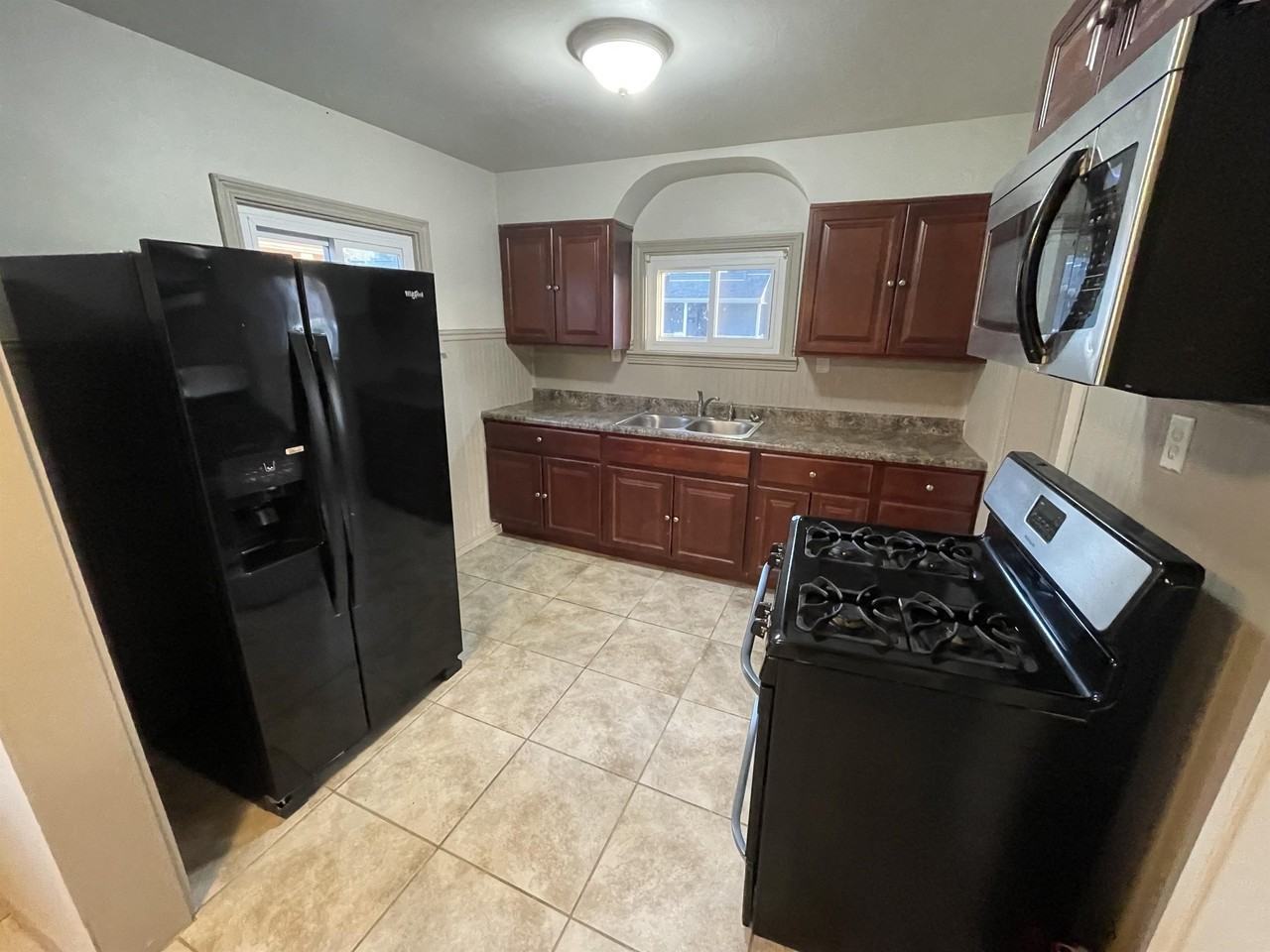 302 Fairmont Avenue - 302302.5 Fairmont Avenue #302 - Photo 3 of 8