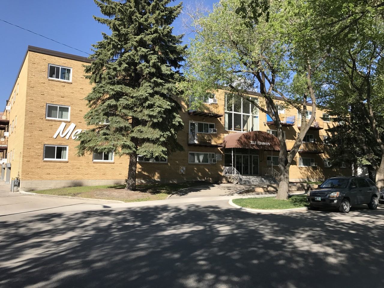 253 Edison Ave Apartments in Rossmere, Winnipeg, MB R2G 0L6 Zumper