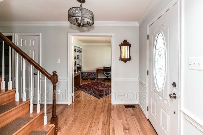 45 Whittingham Cir - Photo 3 of 48