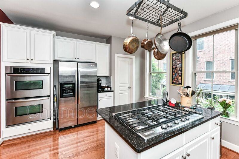 2505 S Kenmore Ct - Photo 7 of 45