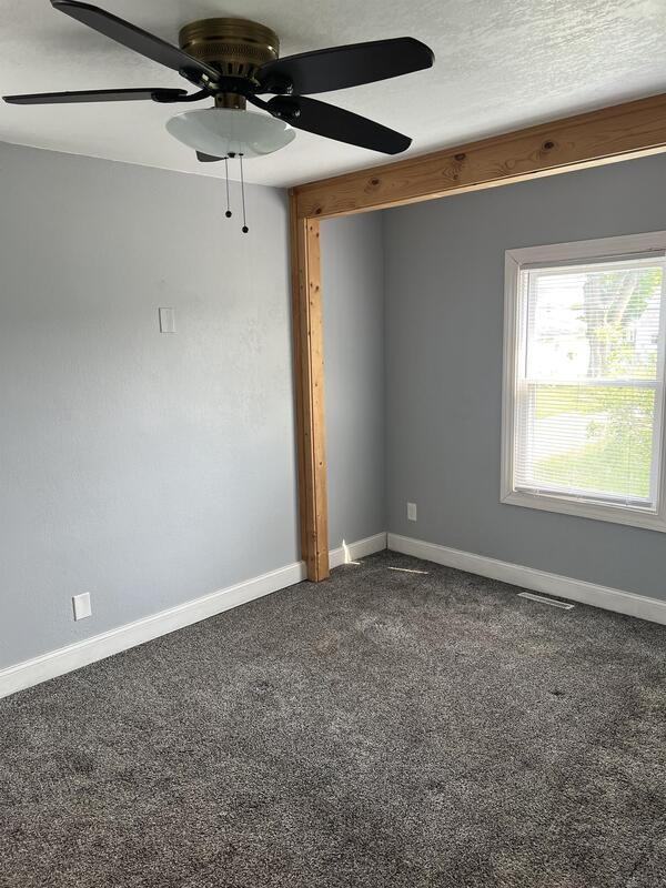 1025 30th St Ne - Photo 3 of 17