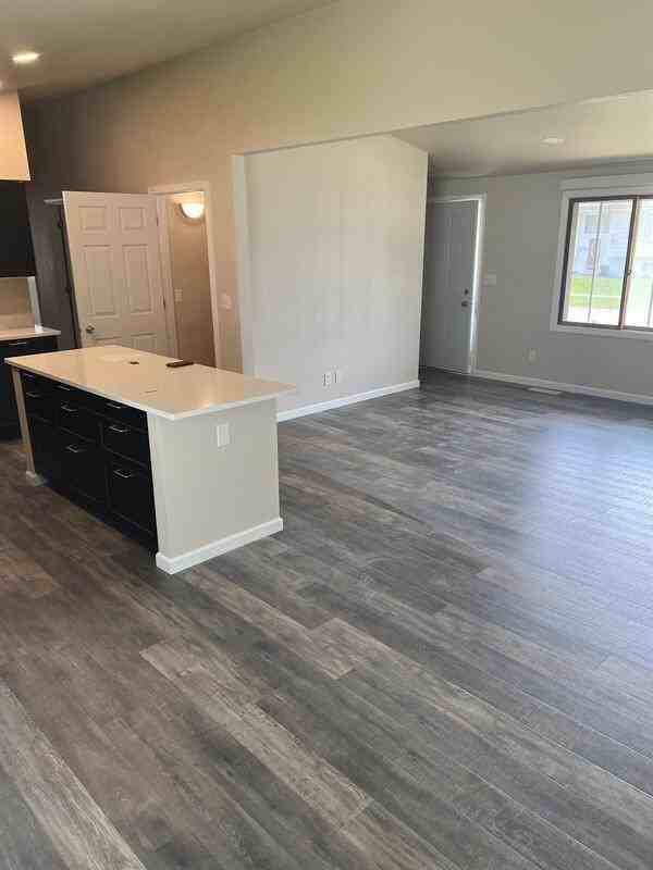 1074 Rainbow Blvd - Photo 3 of 17