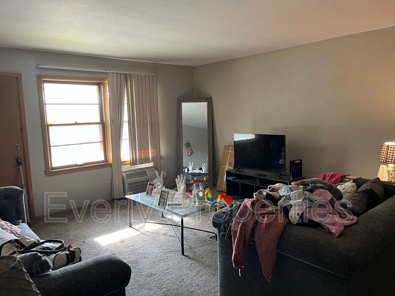 4272 N 92nd St #3 - Photo 3 of 9