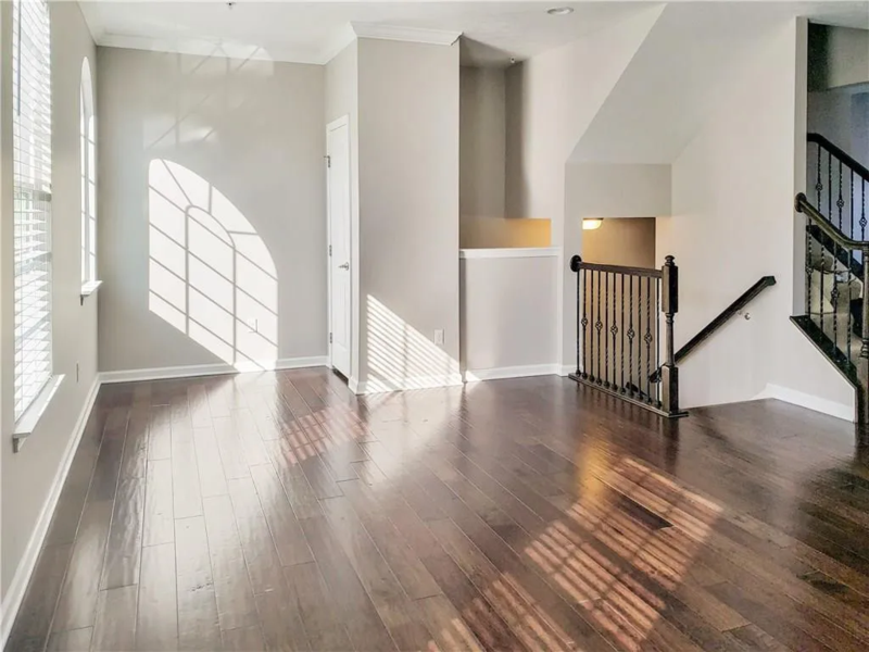 1205 Pointe View Dr - Photo 3 of 15