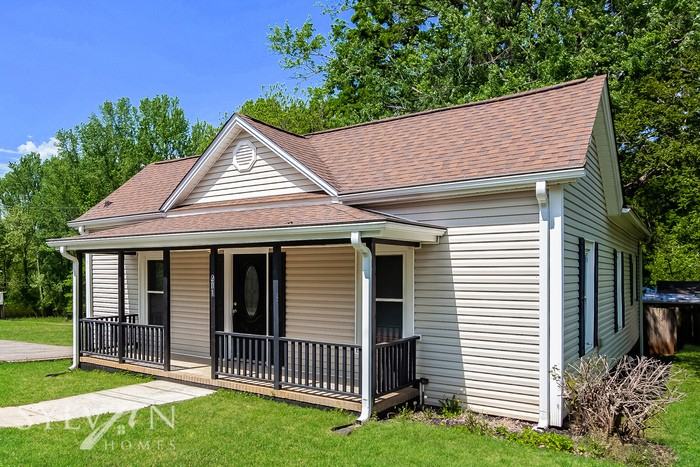 201 S Clay St - Photo 2 of 14