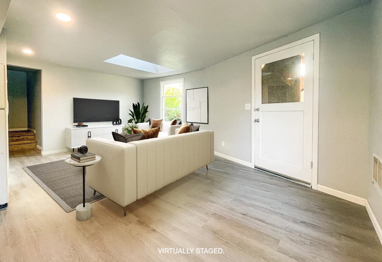 3418 Se 6th St #3416 - Photo 3 of 9