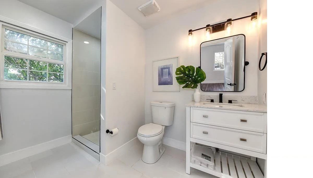 3138 Land Park Dr #2 - Photo 2 of 8