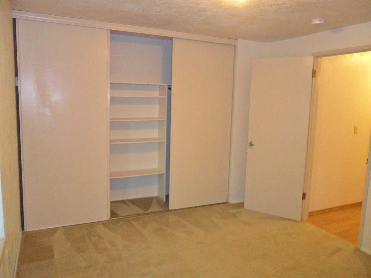 1001 Hermitage Way S #05 - Photo 7 of 12