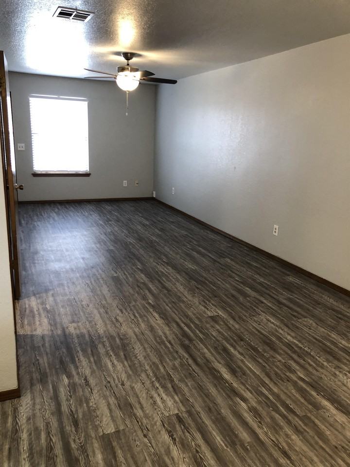 112 N Baumann Ave #1 - Photo 4 of 14