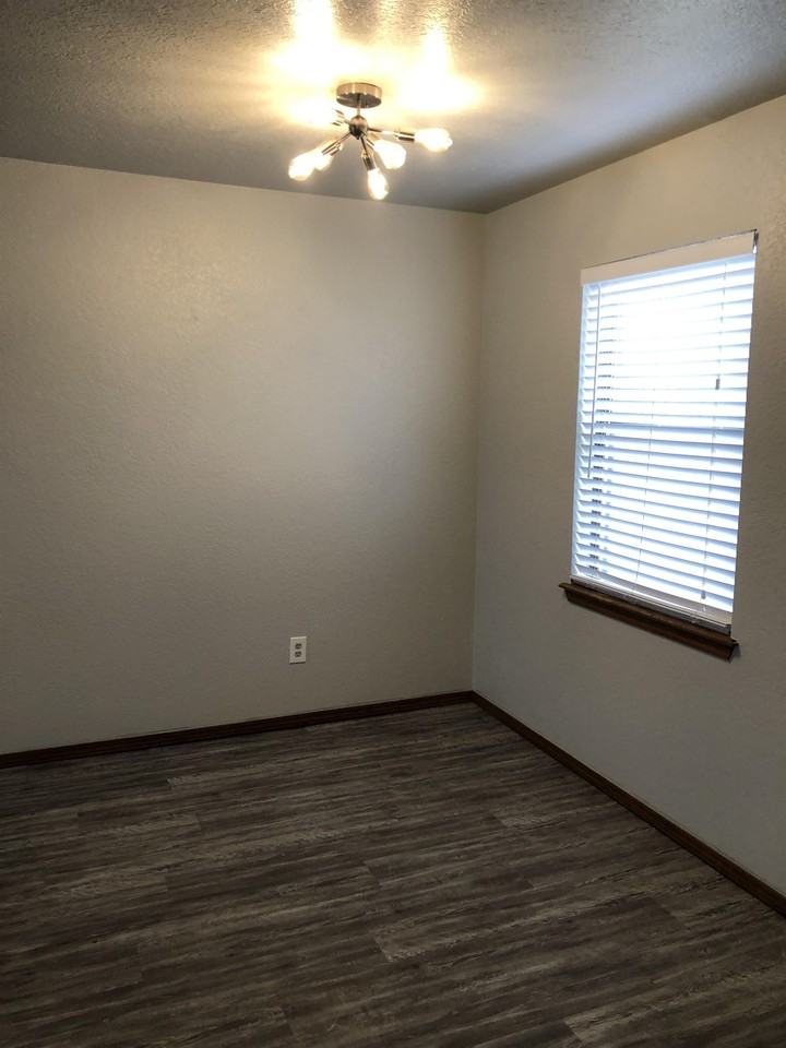 112 N Baumann Ave #1 - Photo 5 of 14