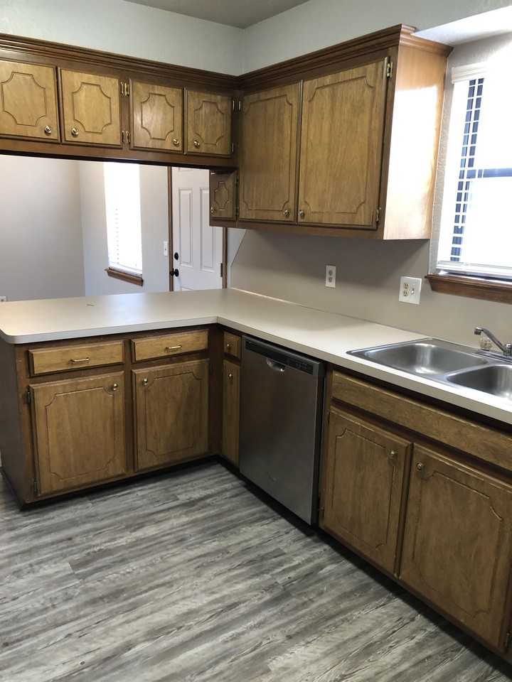 112 N Baumann Ave #1 - Photo 6 of 14