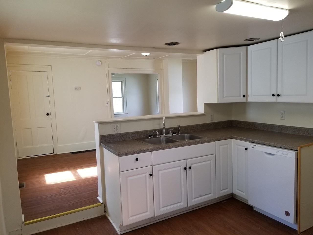 273 Vienna St #1 - Photo 2 of 33