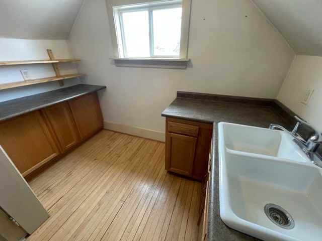 908 Union Ave #908 - Photo 3 of 19