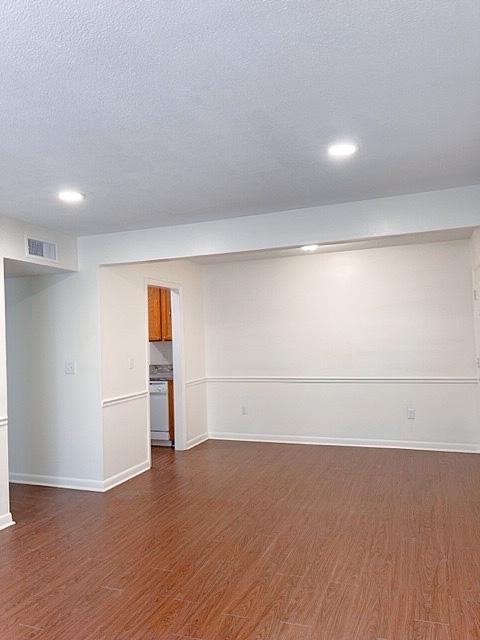 411 Virginia Ave N - Photo 3 of 3