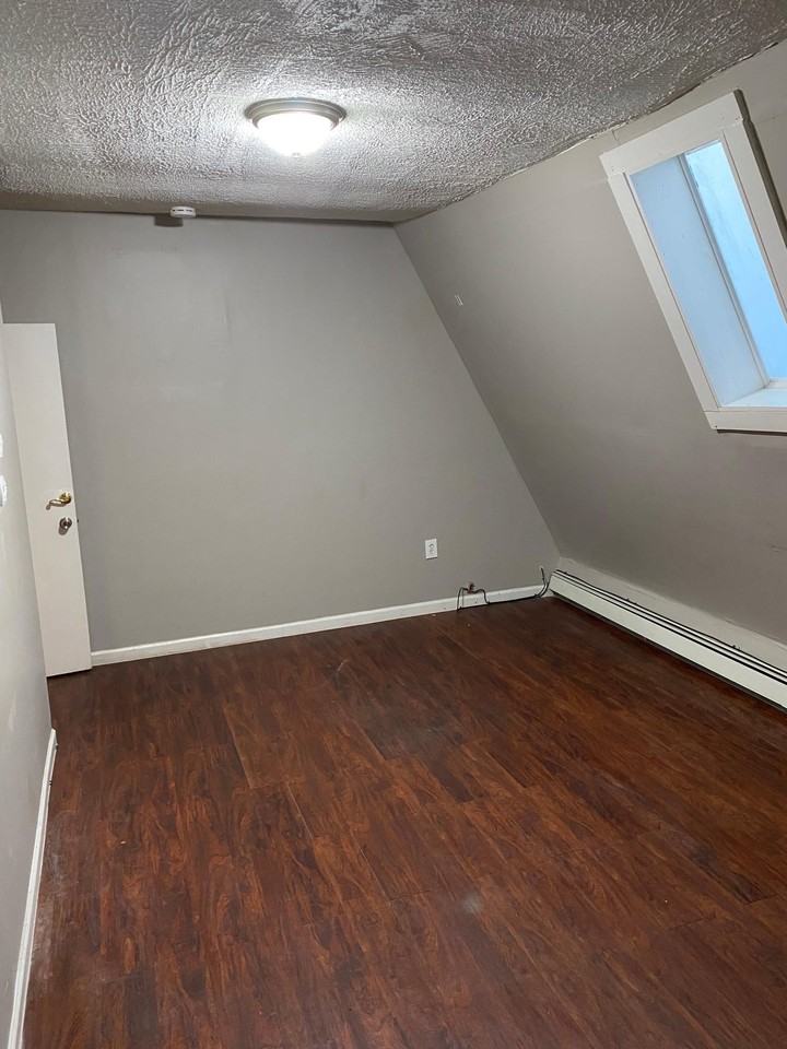 155 N 16th St #3 - Photo 3 of 5