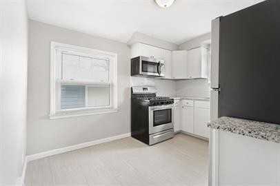 13726 Callender St - Photo 3 of 11