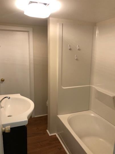 110 Hayward Ave - Photo 2 of 8
