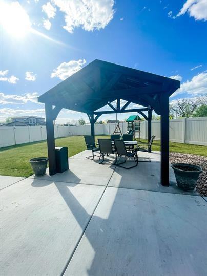 473 Catalina Ct - Photo 2 of 6