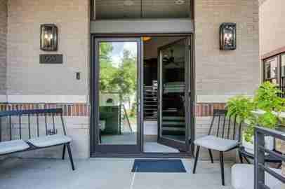 952 Russell St - Photo 3 of 50