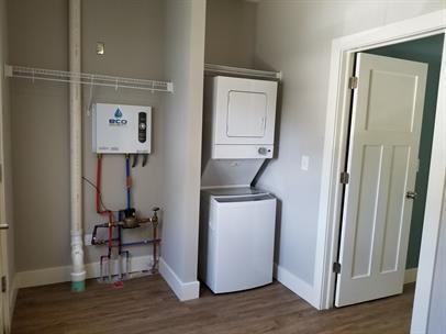 2240 W 11th St - Photo 3 of 9