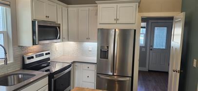 2240 W 11th St - Photo 2 of 9