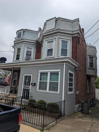 204 W 29th St - Photo 3 of 13