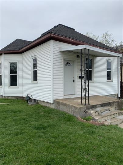 1320 M St Sw - Photo 3 of 12