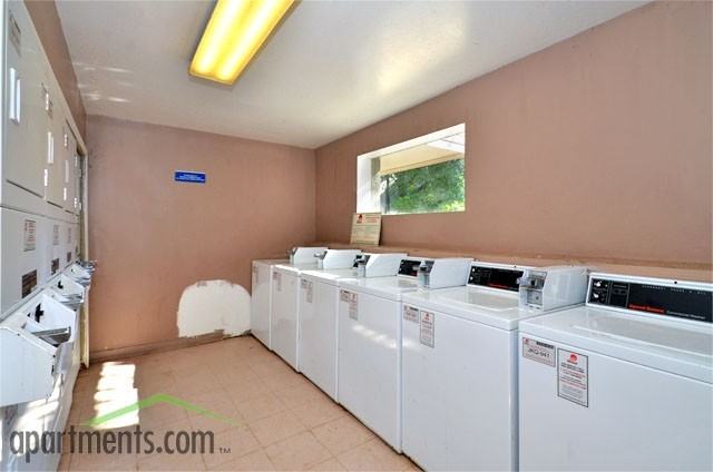 Madison on the Green - Photo 3 of 13