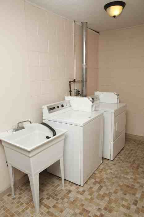 4052 Minnehaha Apartments - Photo 5 of 31