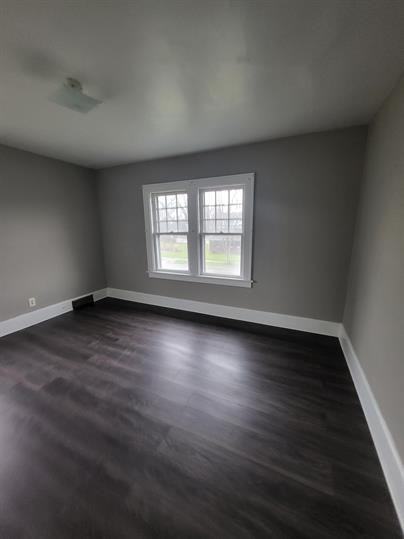 464 Lora Ave - Photo 2 of 11