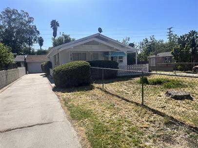 1423 Canyon Rd - Photo 3 of 18