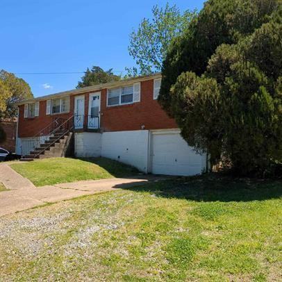 3212 Spears Rd #B - Photo 2 of 8